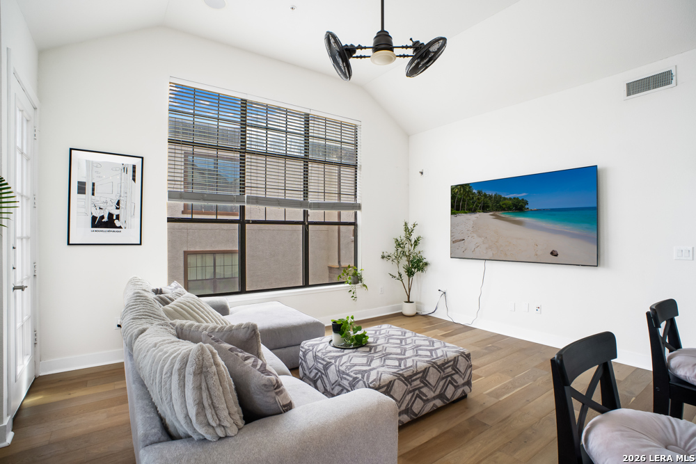 7342 Oak Manor Dr 1302