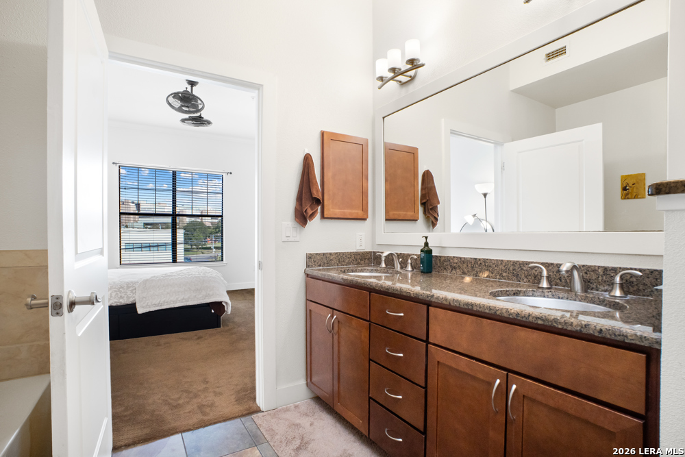 7342 Oak Manor Dr 1302