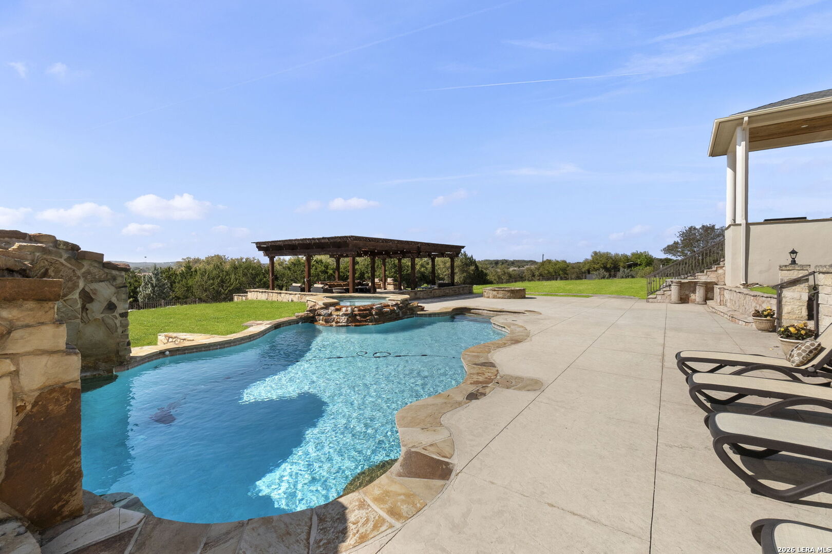 6762 MANOR HL