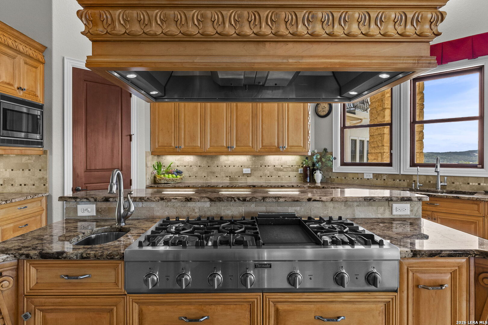 6762 MANOR HL