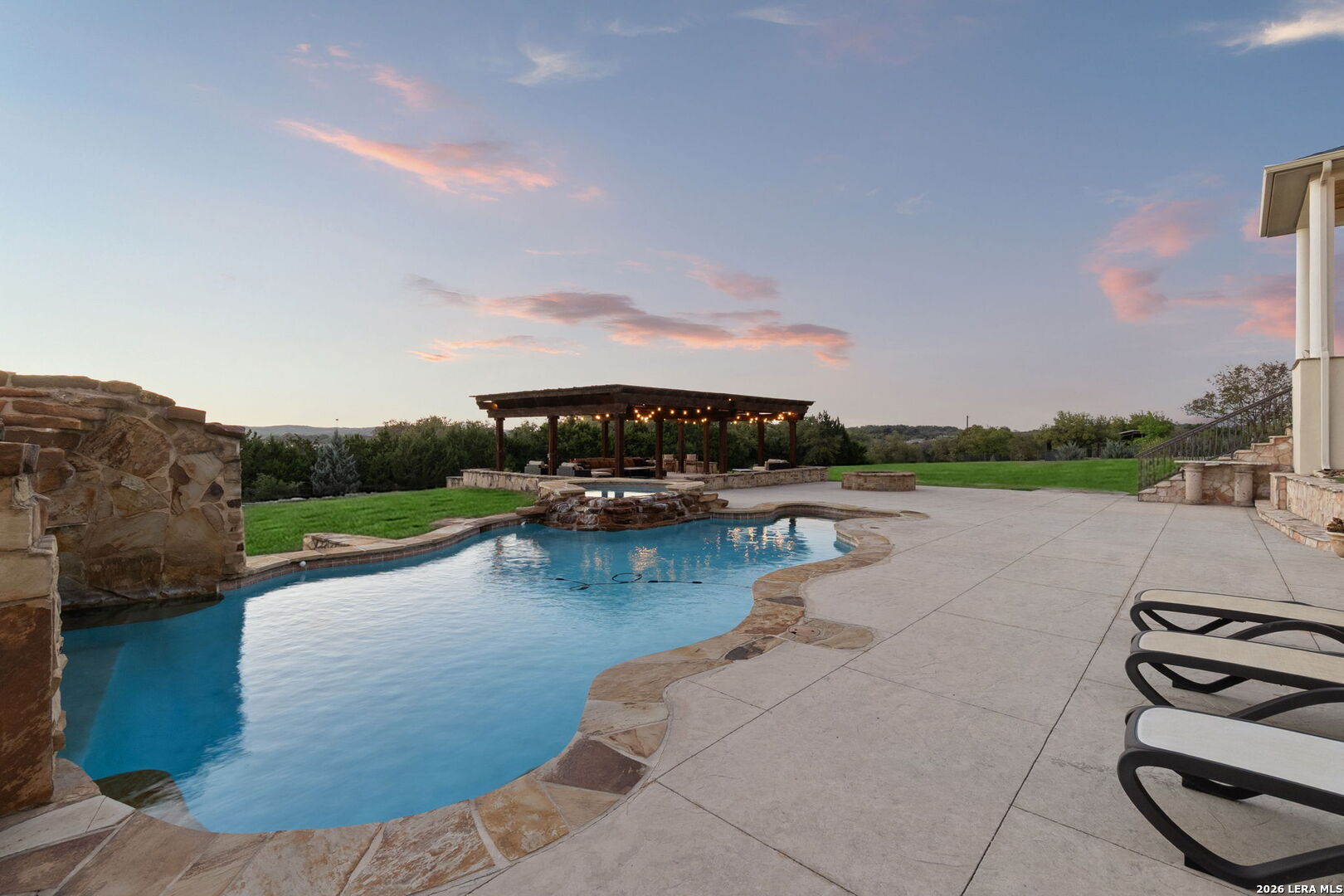 6762 MANOR HL