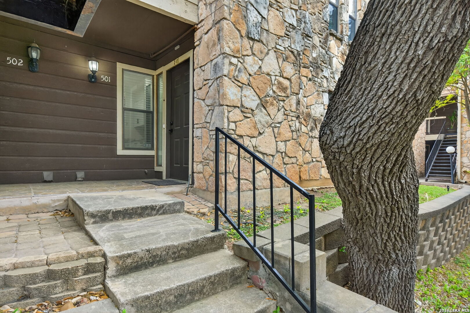 11520 Huebner 501