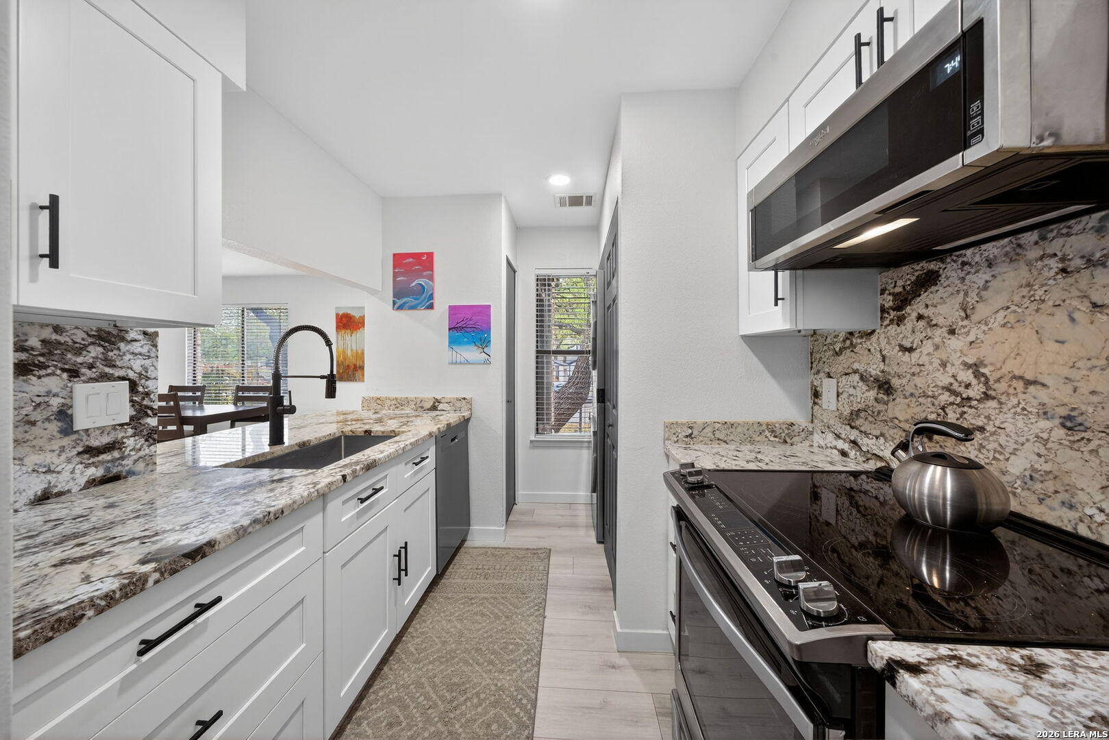 11520 Huebner 501