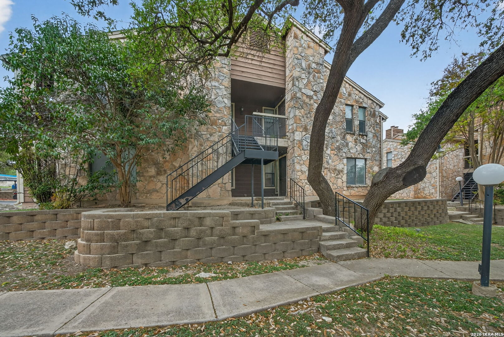 11520 Huebner 501