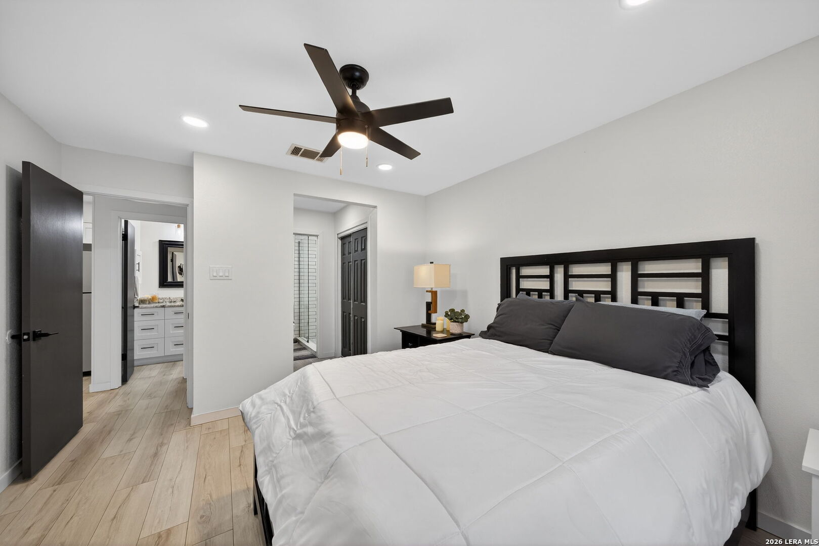 11520 Huebner 501