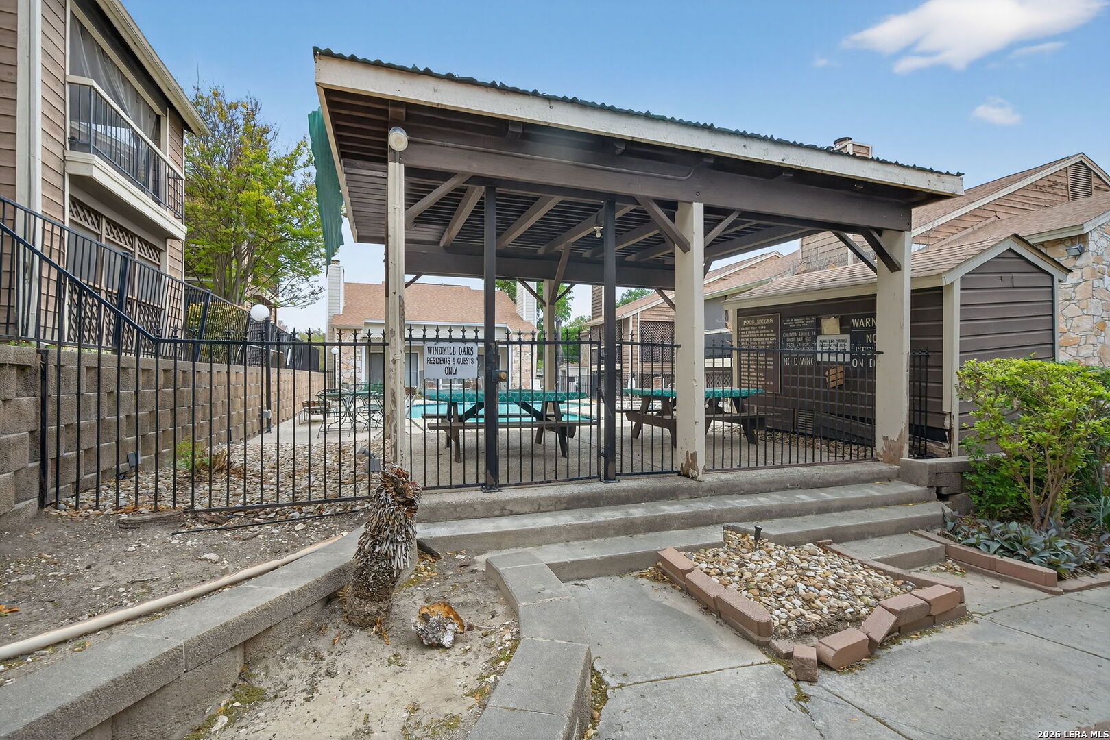 11520 Huebner 501