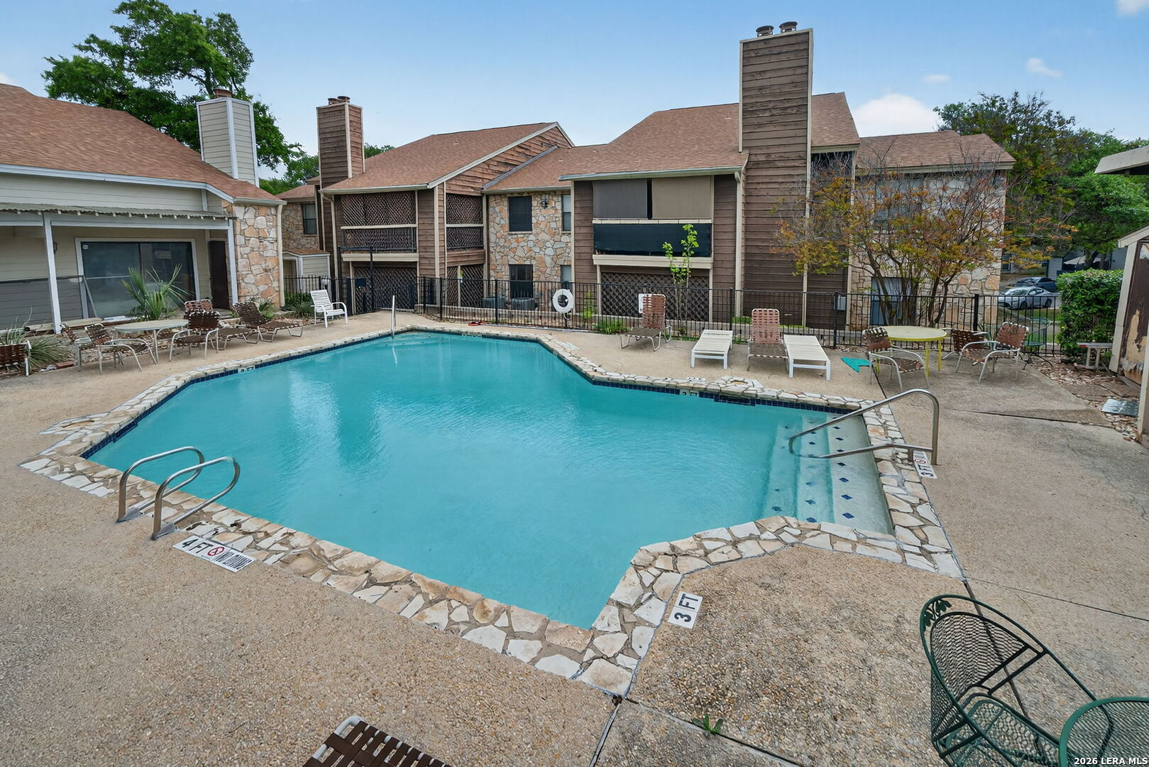 11520 Huebner 501
