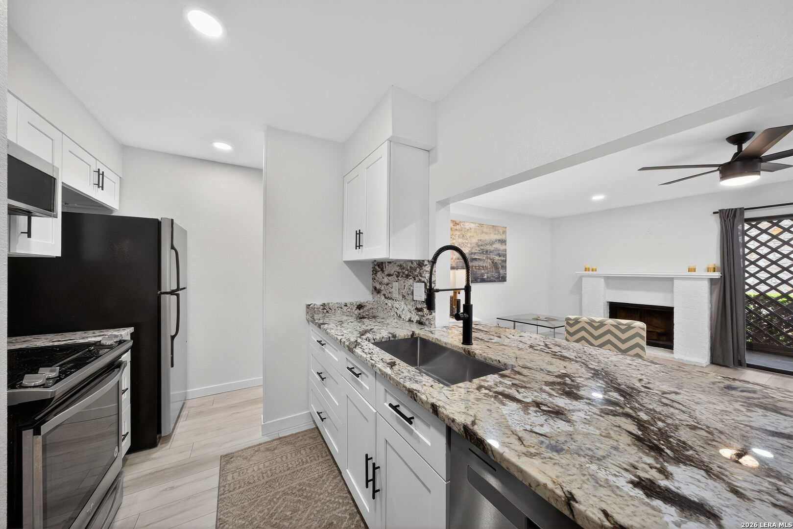 11520 Huebner 501