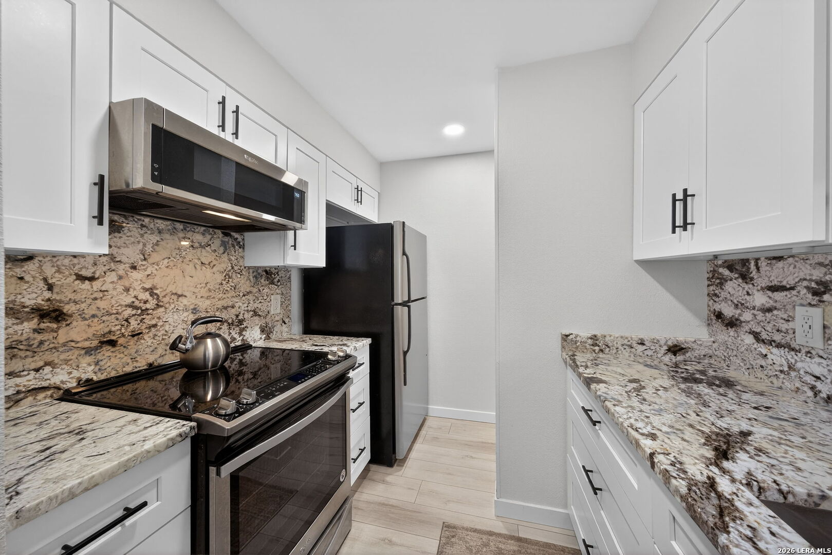 11520 Huebner 501
