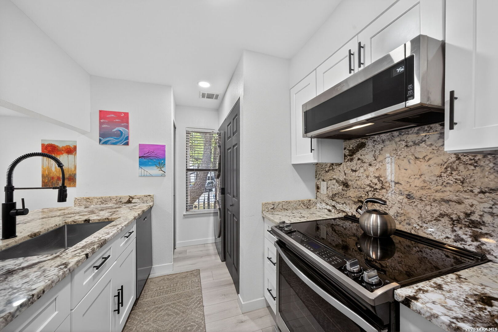 11520 Huebner 501