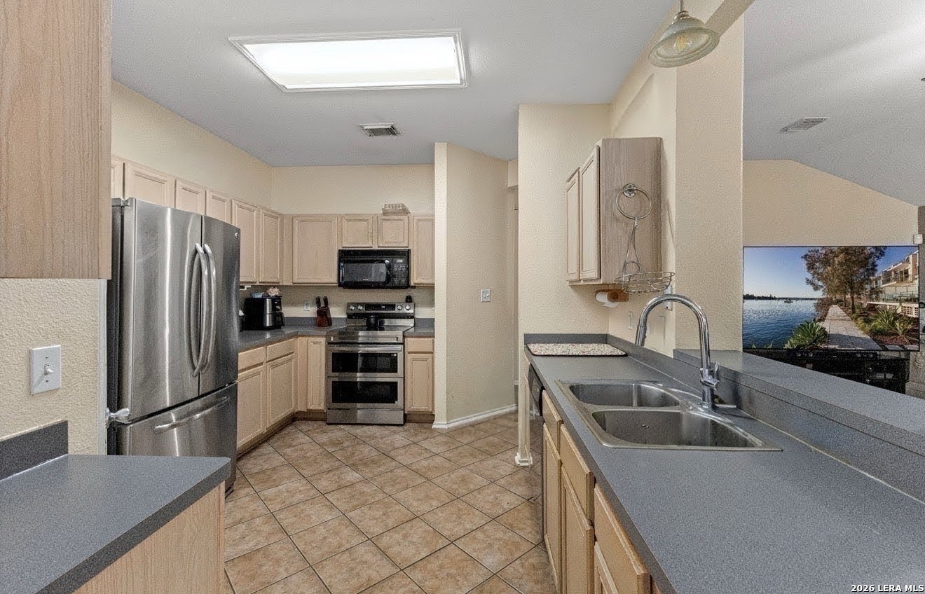 1427 Kingsbridge