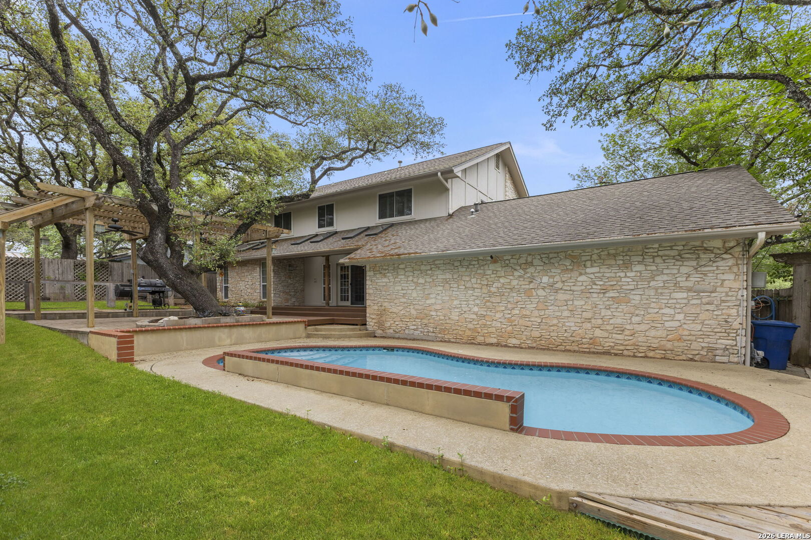 3515 Hunters Circle