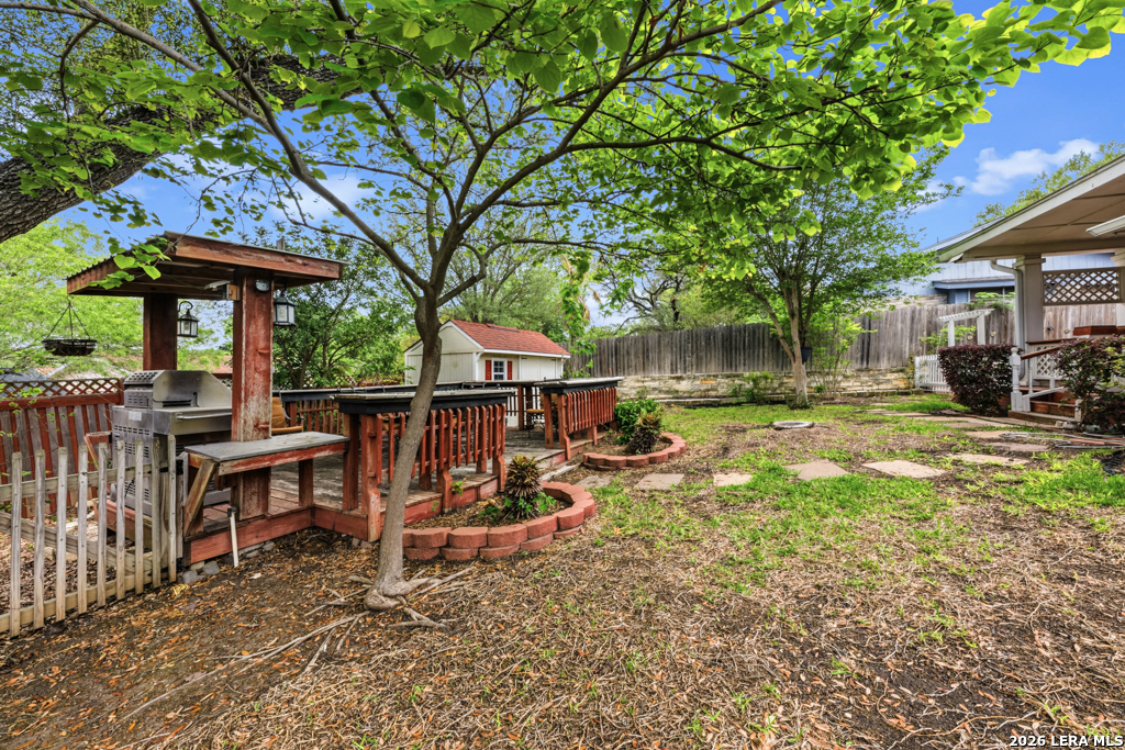 5010 CRESTWOOD DR