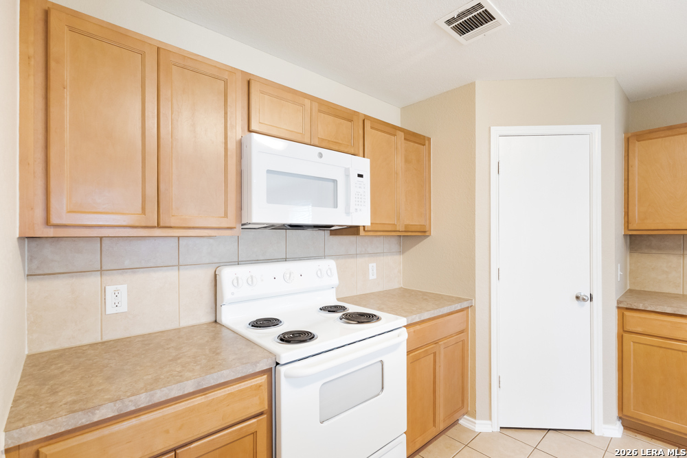 6526 Charles Field