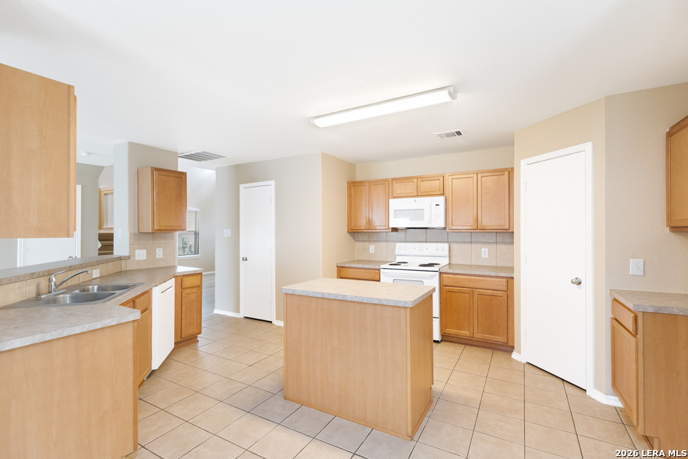 6526 Charles Field