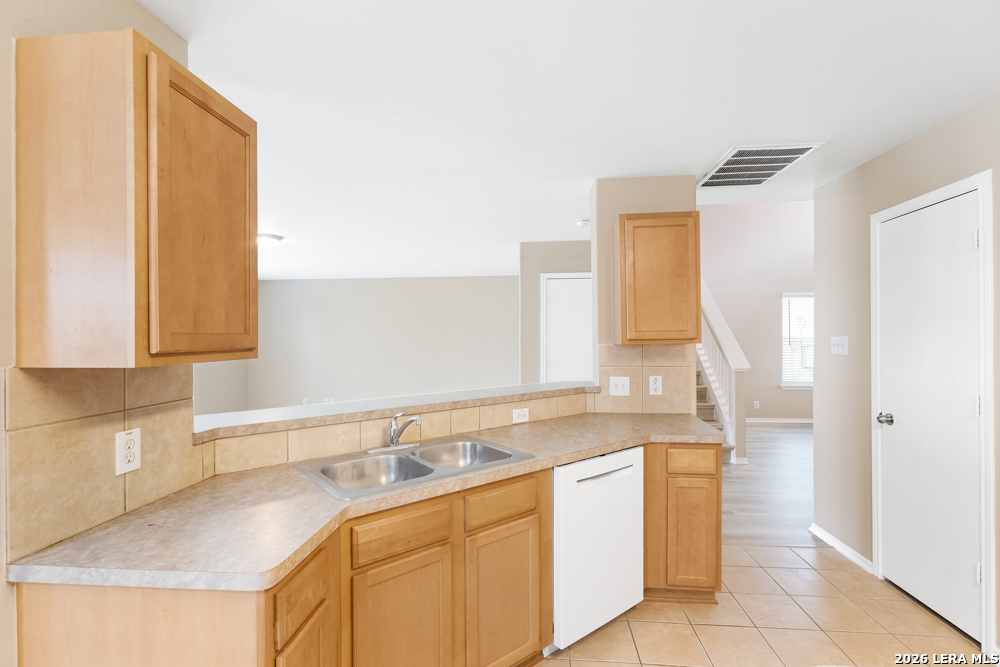6526 Charles Field