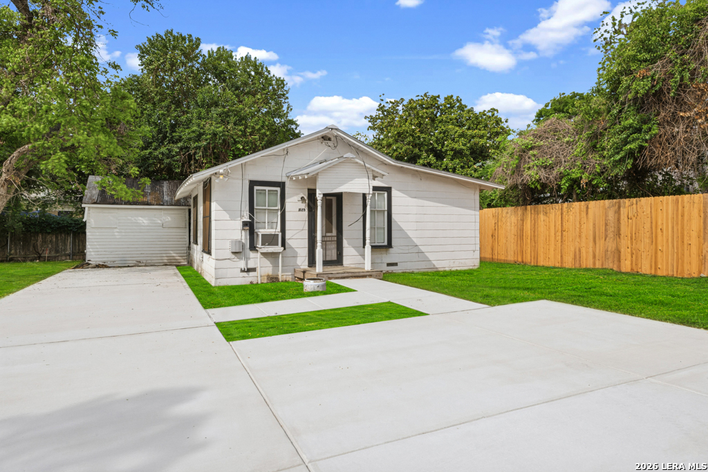 158 S ACADEMY AVE