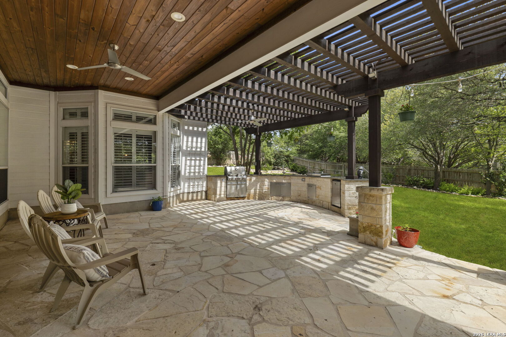 8511 Monument Oak