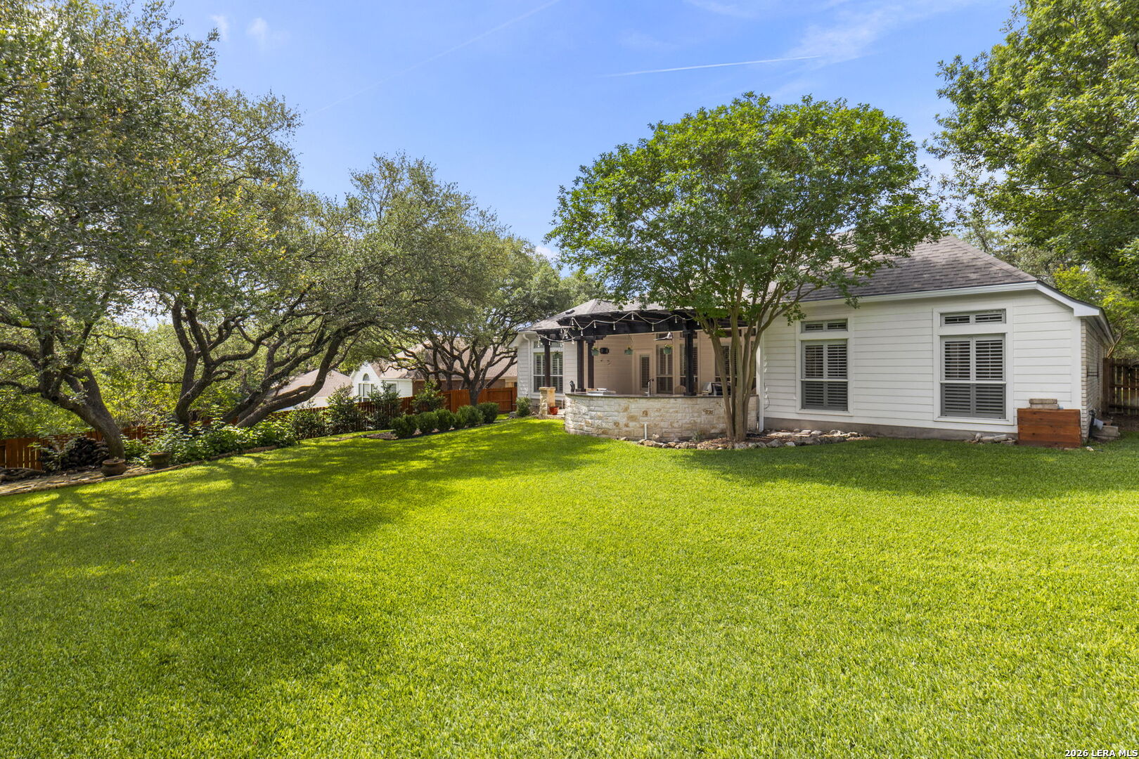8511 Monument Oak