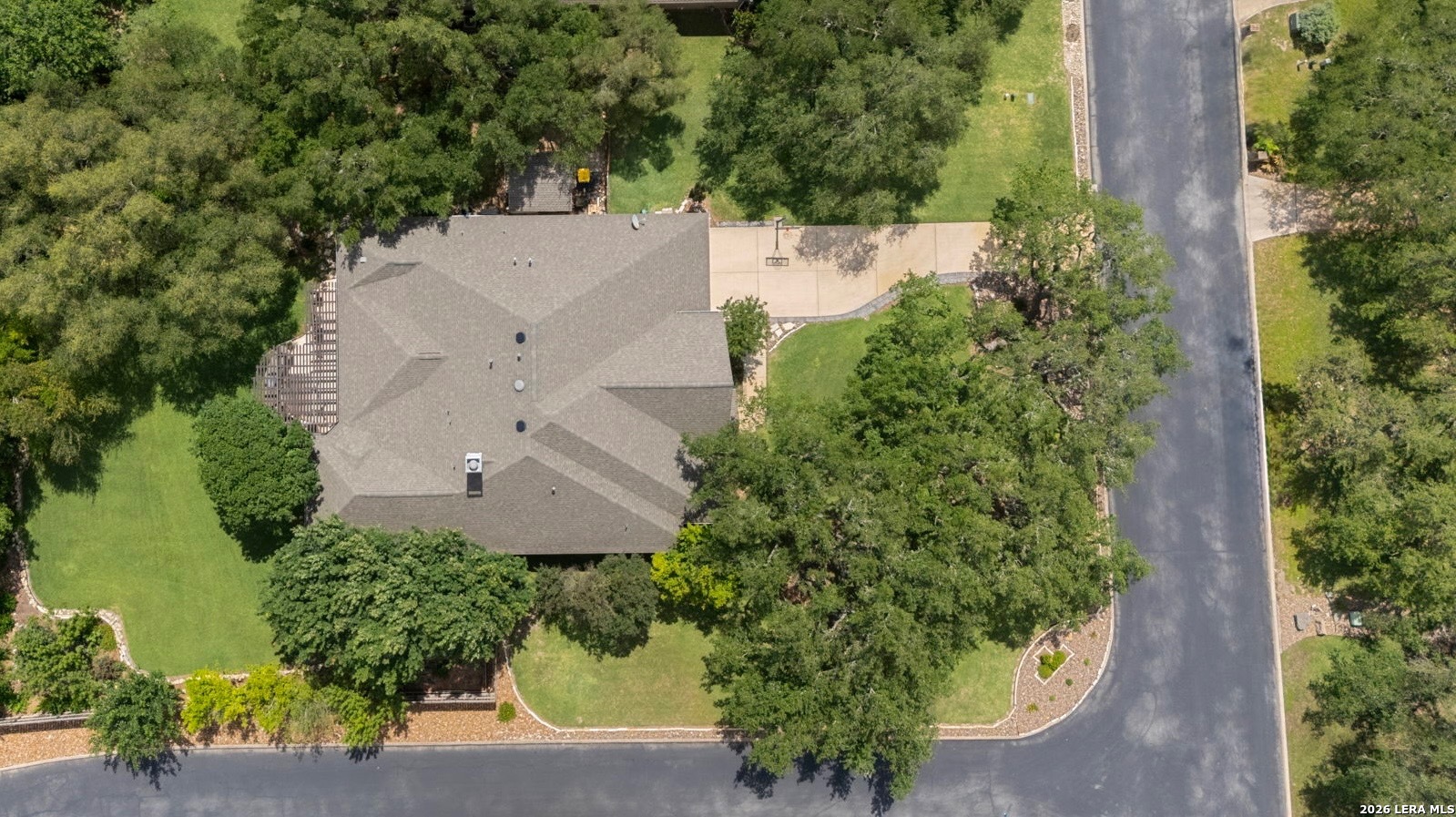 8511 Monument Oak