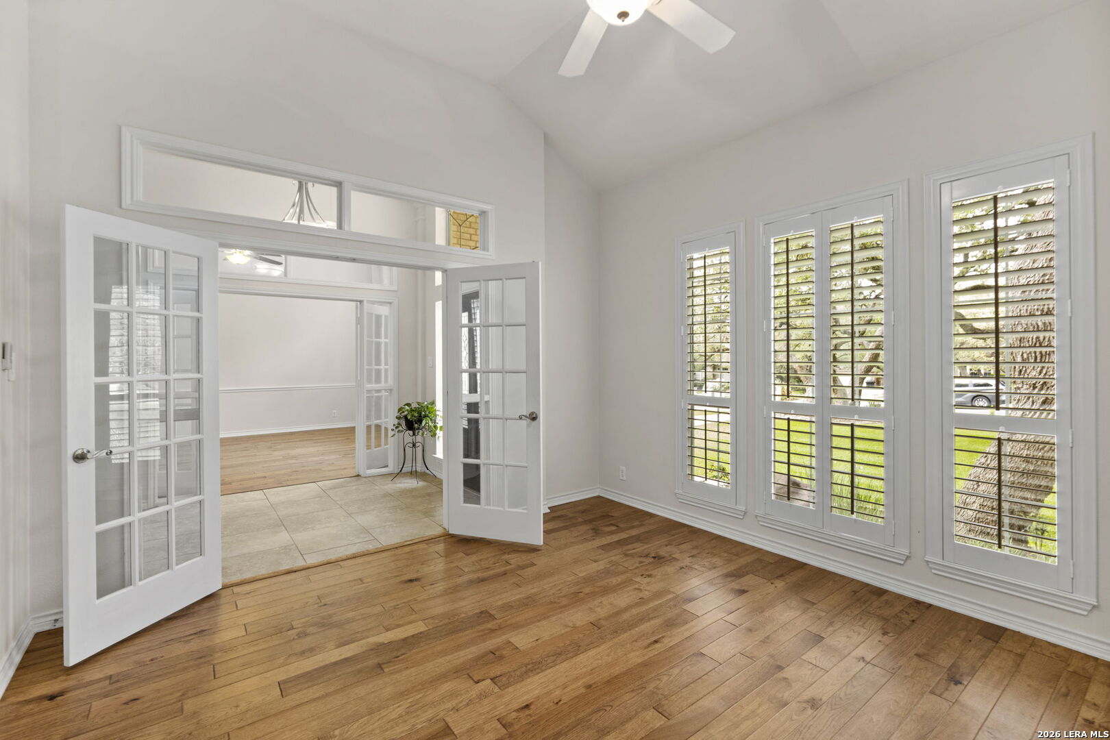 8511 Monument Oak