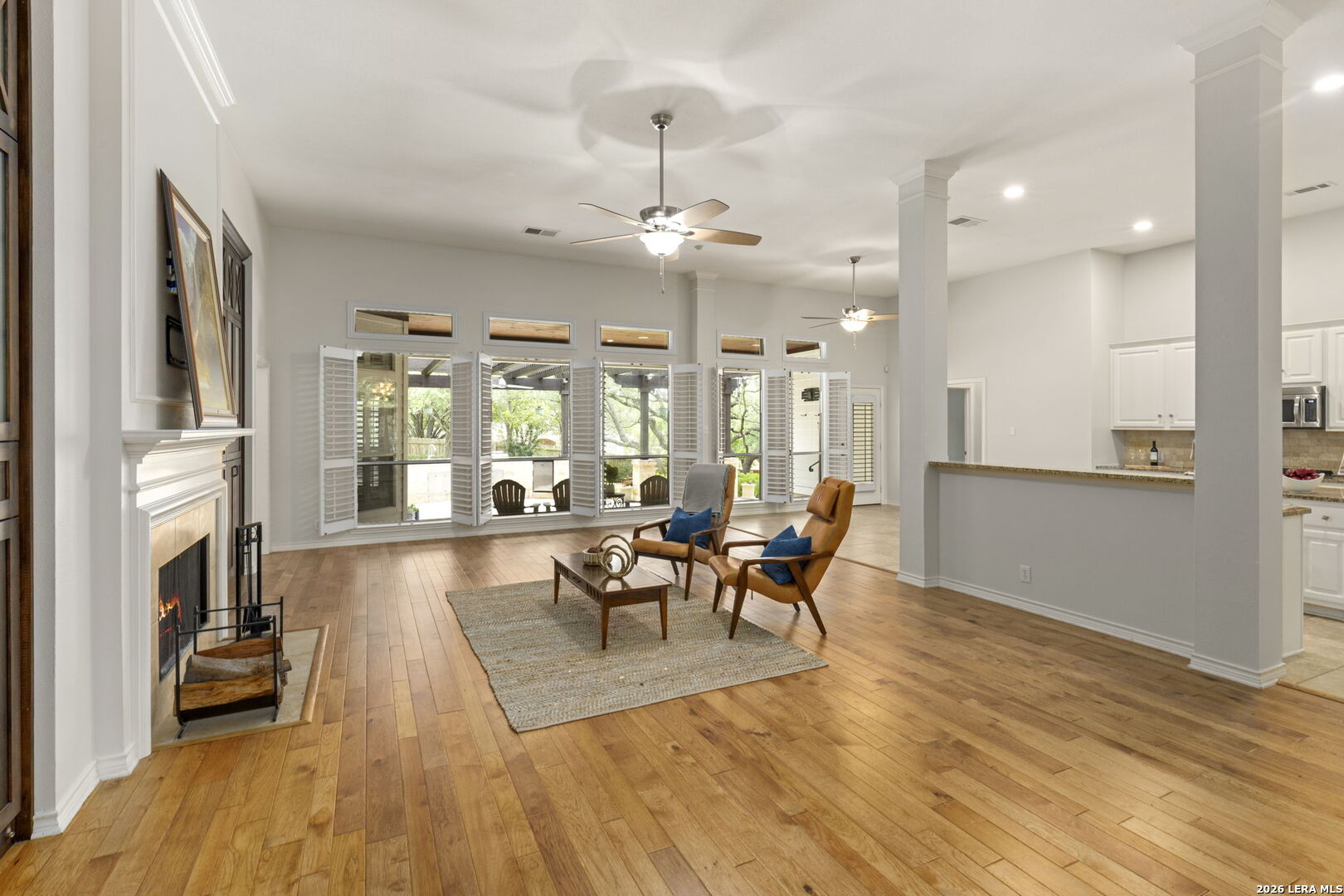 8511 Monument Oak