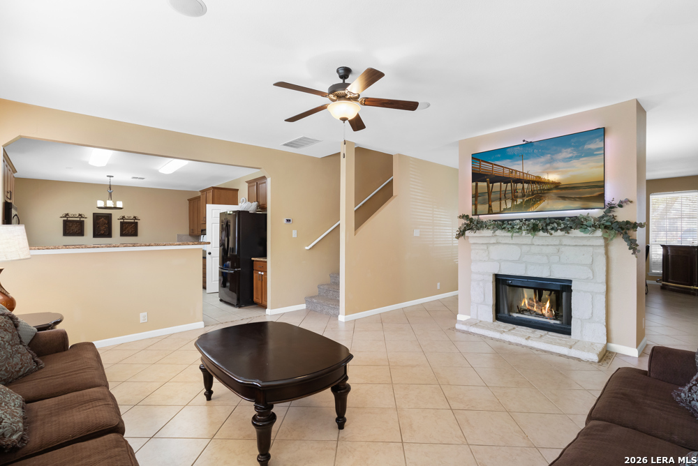 823 Creek Pebble