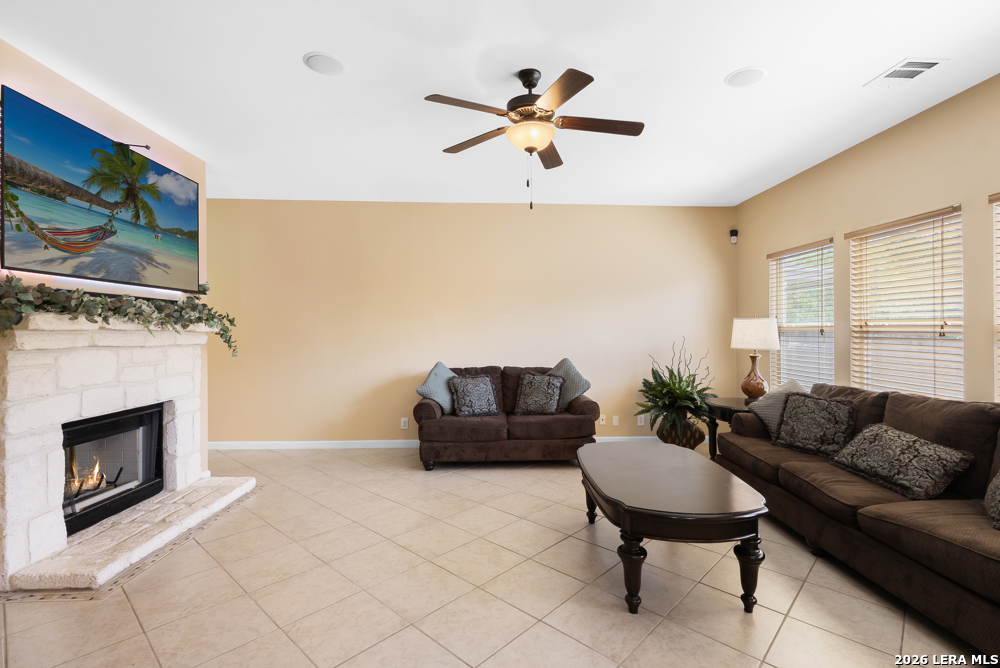823 Creek Pebble