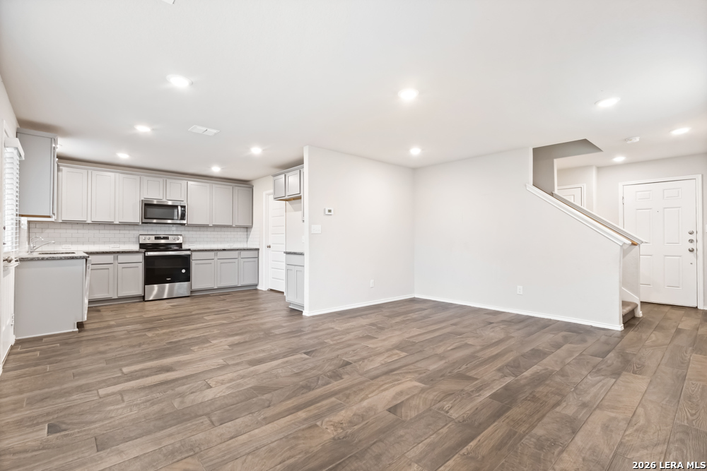 2432 Ayers Dr