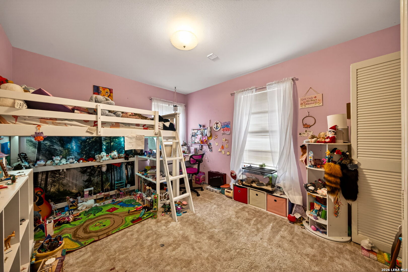 10611 BURR OAK DR