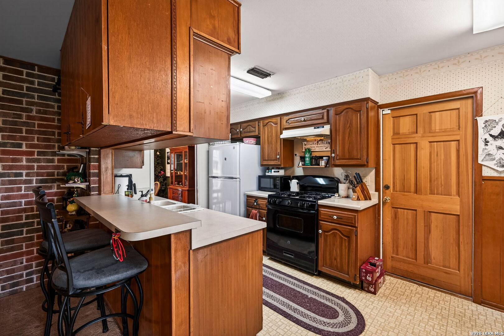10611 BURR OAK DR