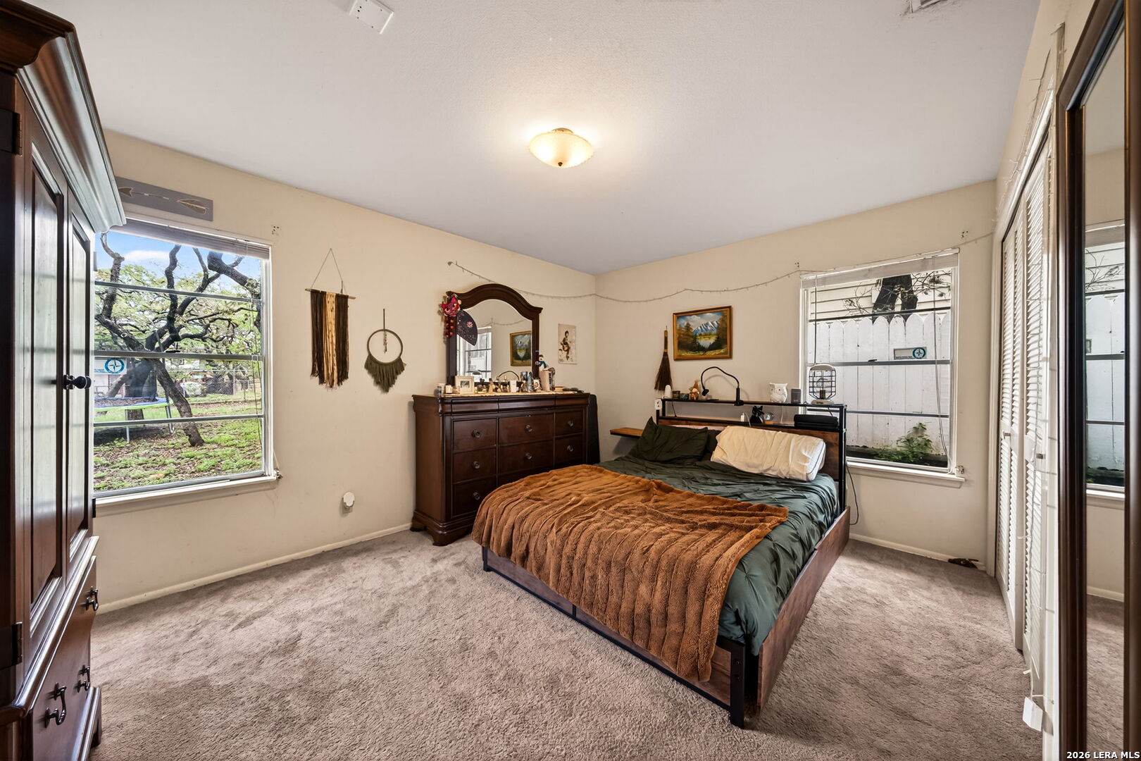10611 BURR OAK DR