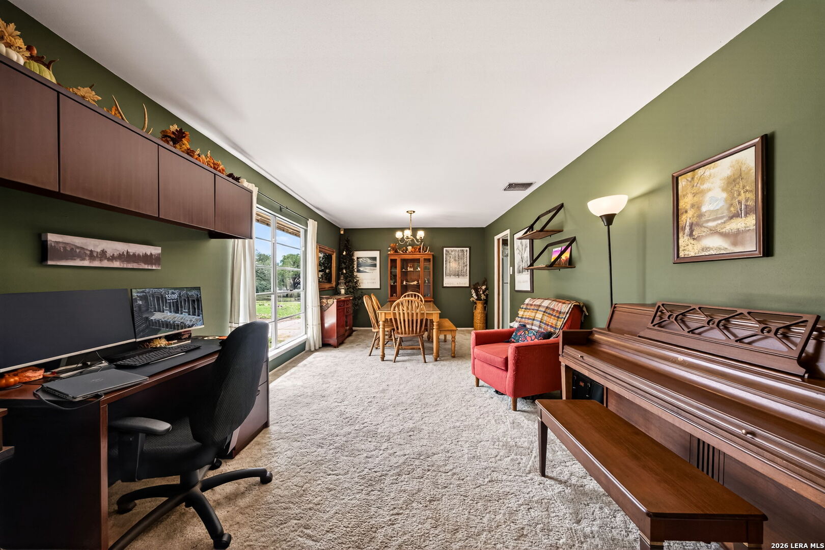10611 BURR OAK DR