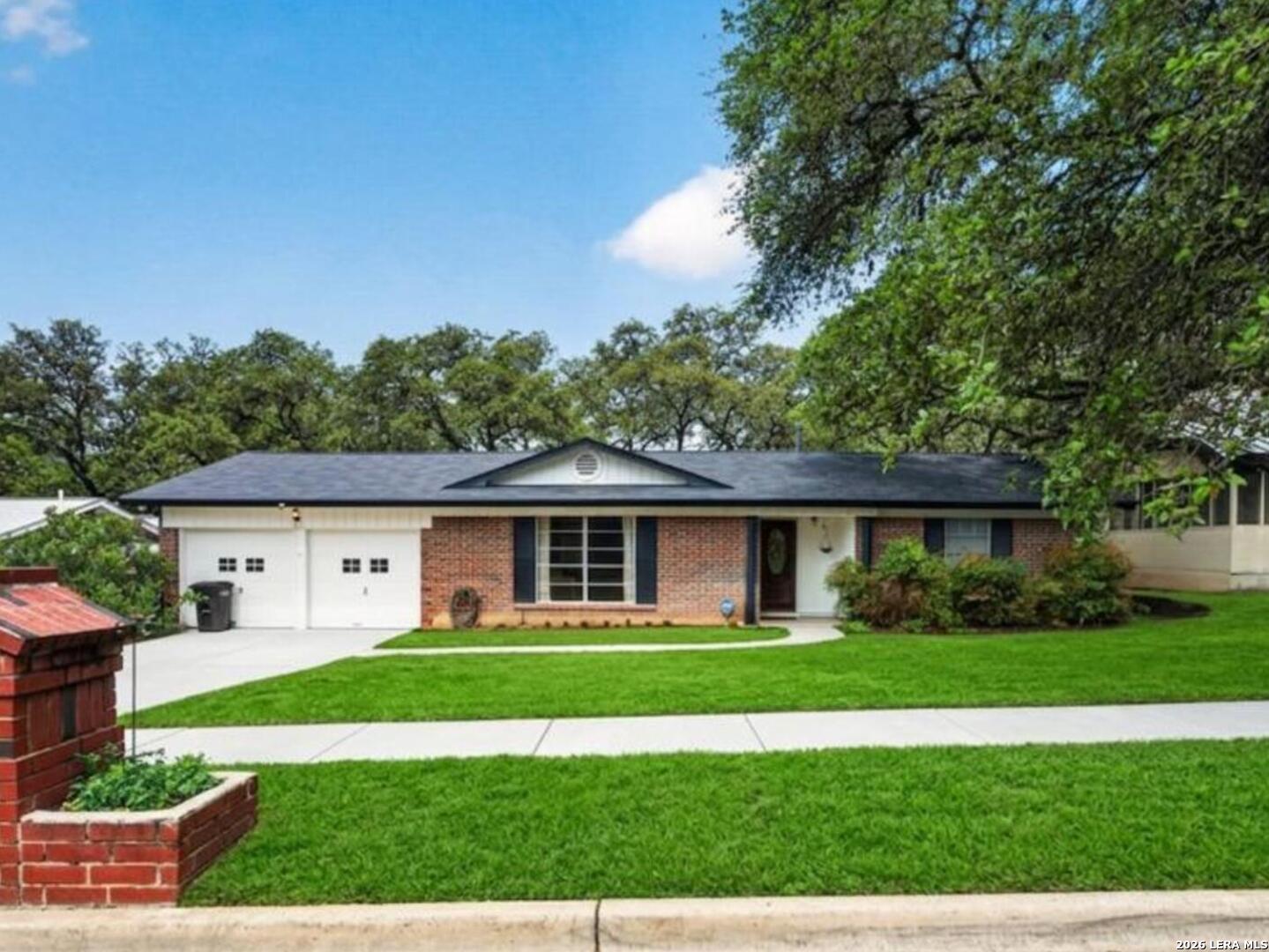 10611 BURR OAK DR