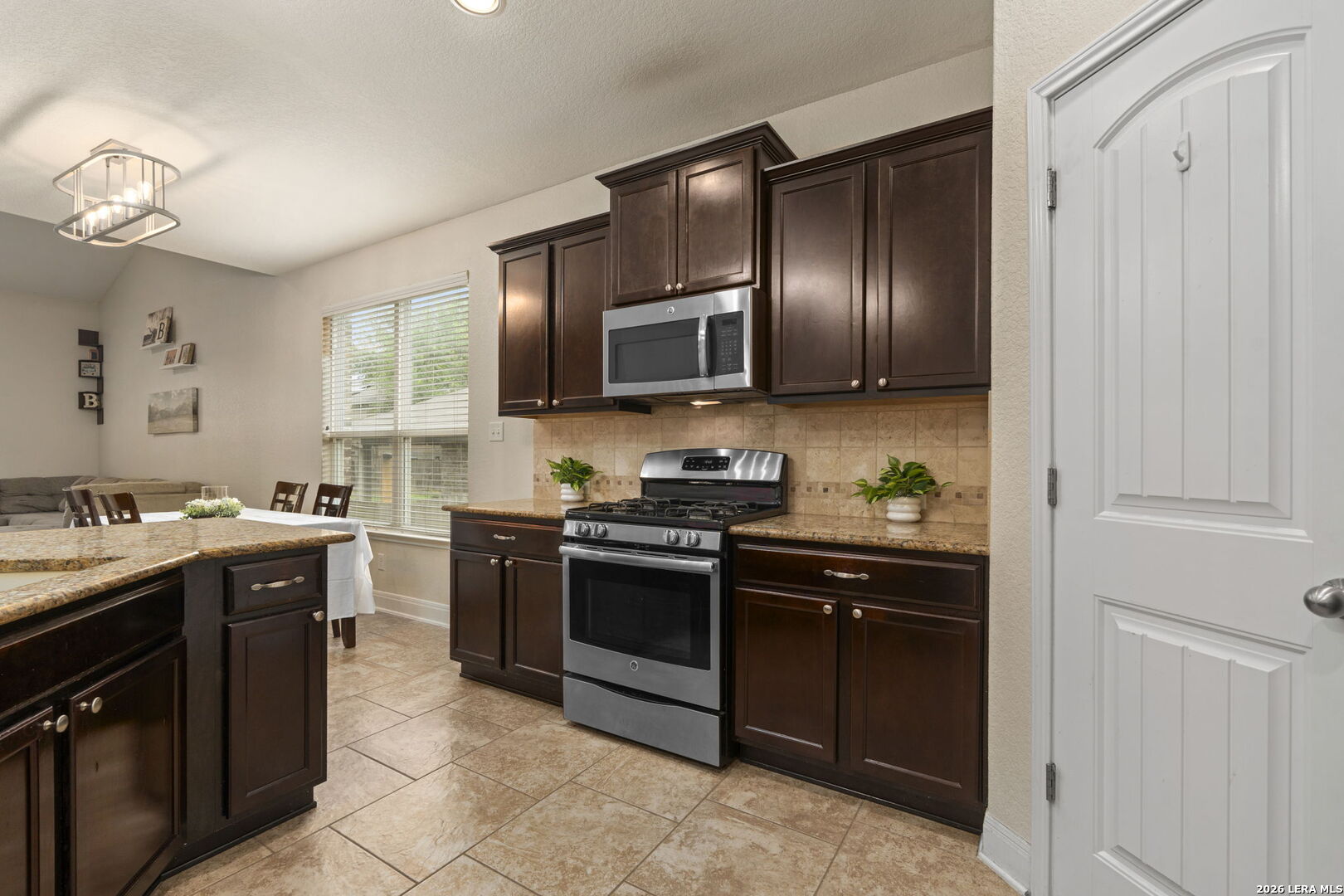 6111 Big Bend Cove