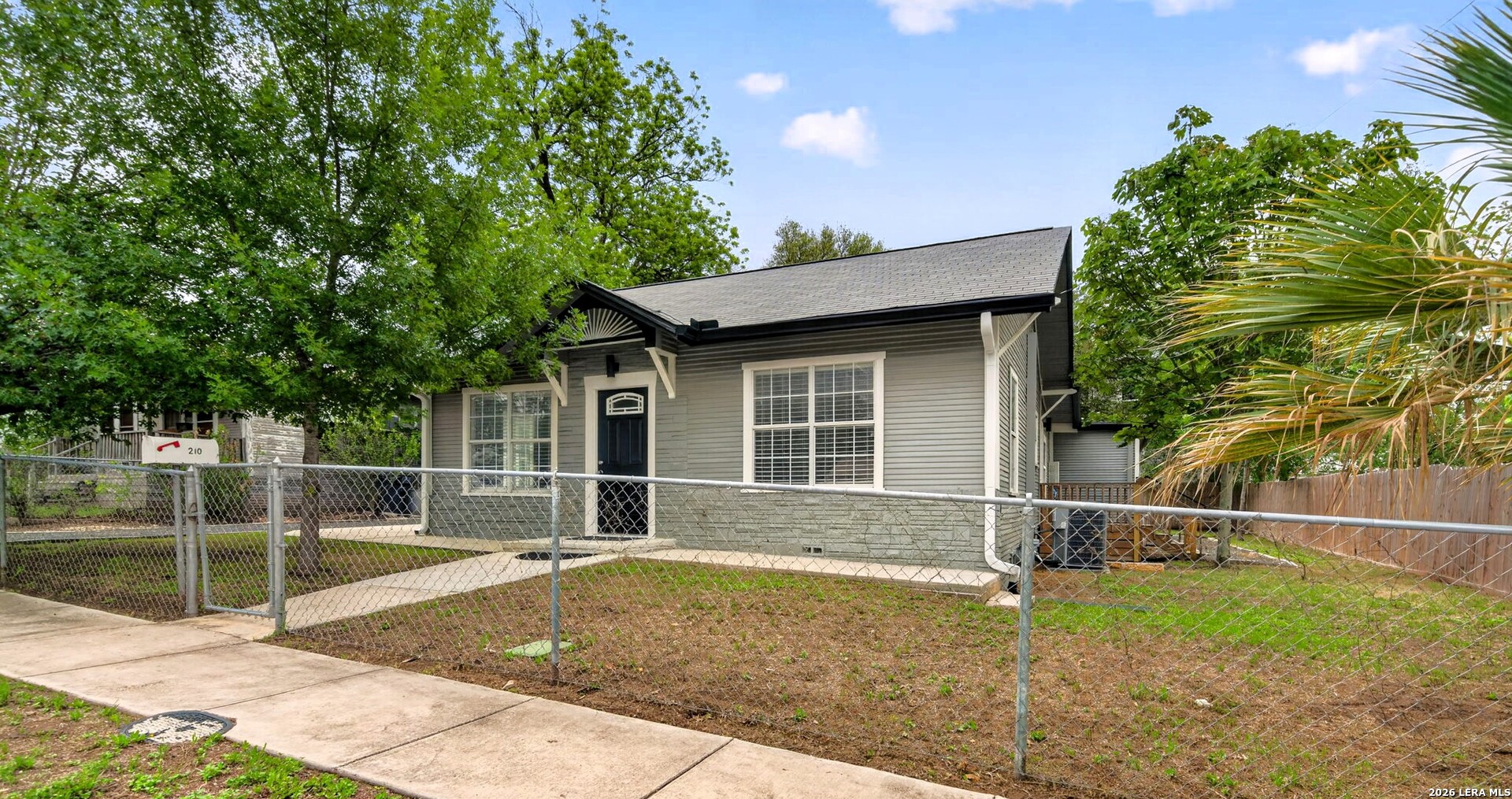 210 Dumoulin