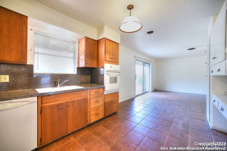 3223 OAKLEAF DR