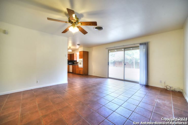 3223 OAKLEAF DR