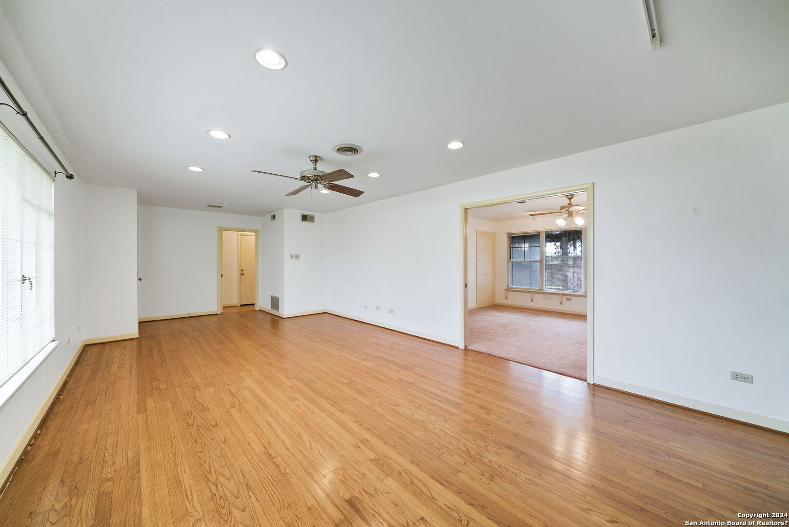 112 SUNWAY DR