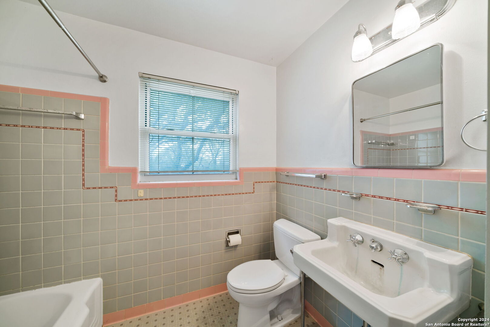 112 SUNWAY DR