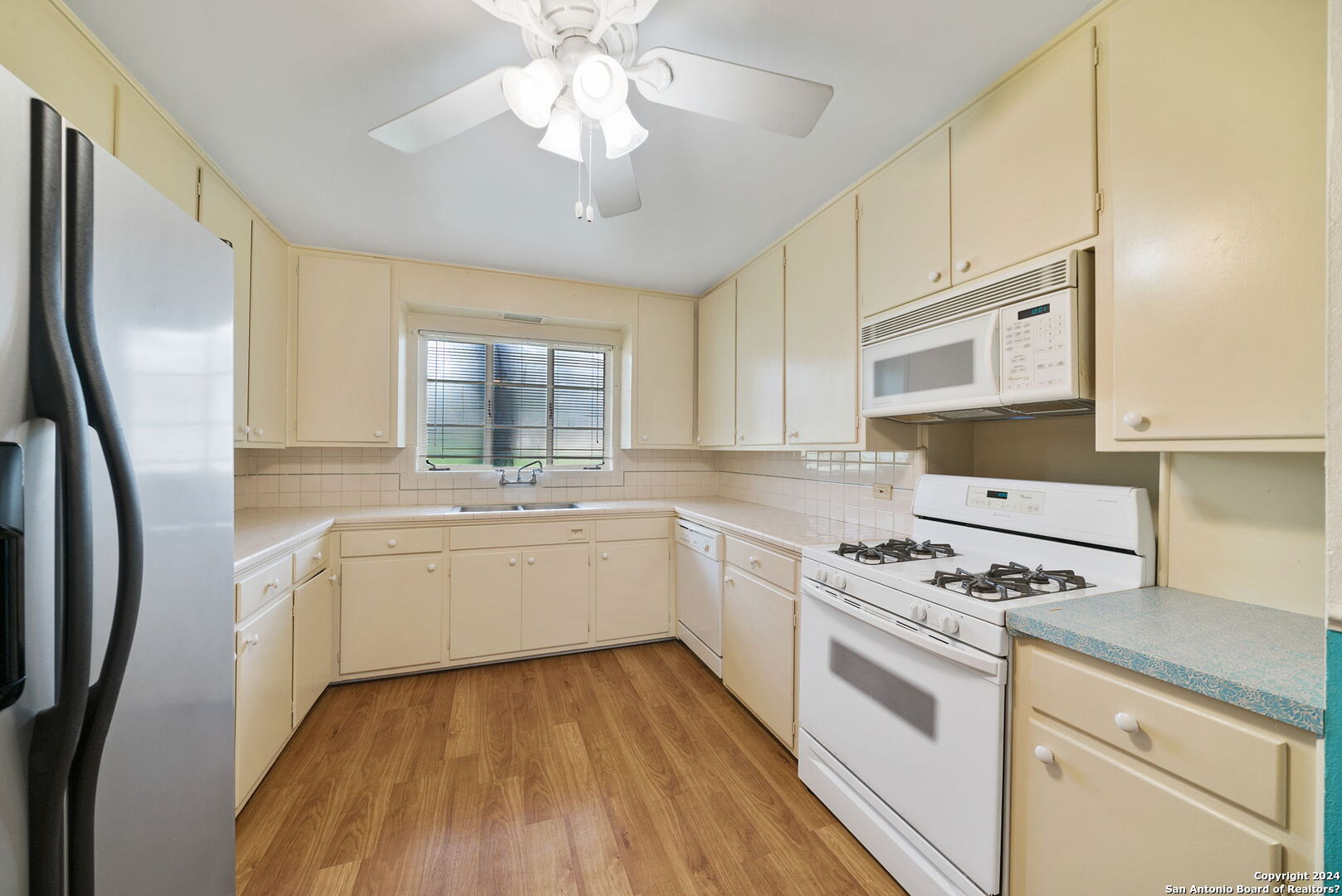 112 SUNWAY DR