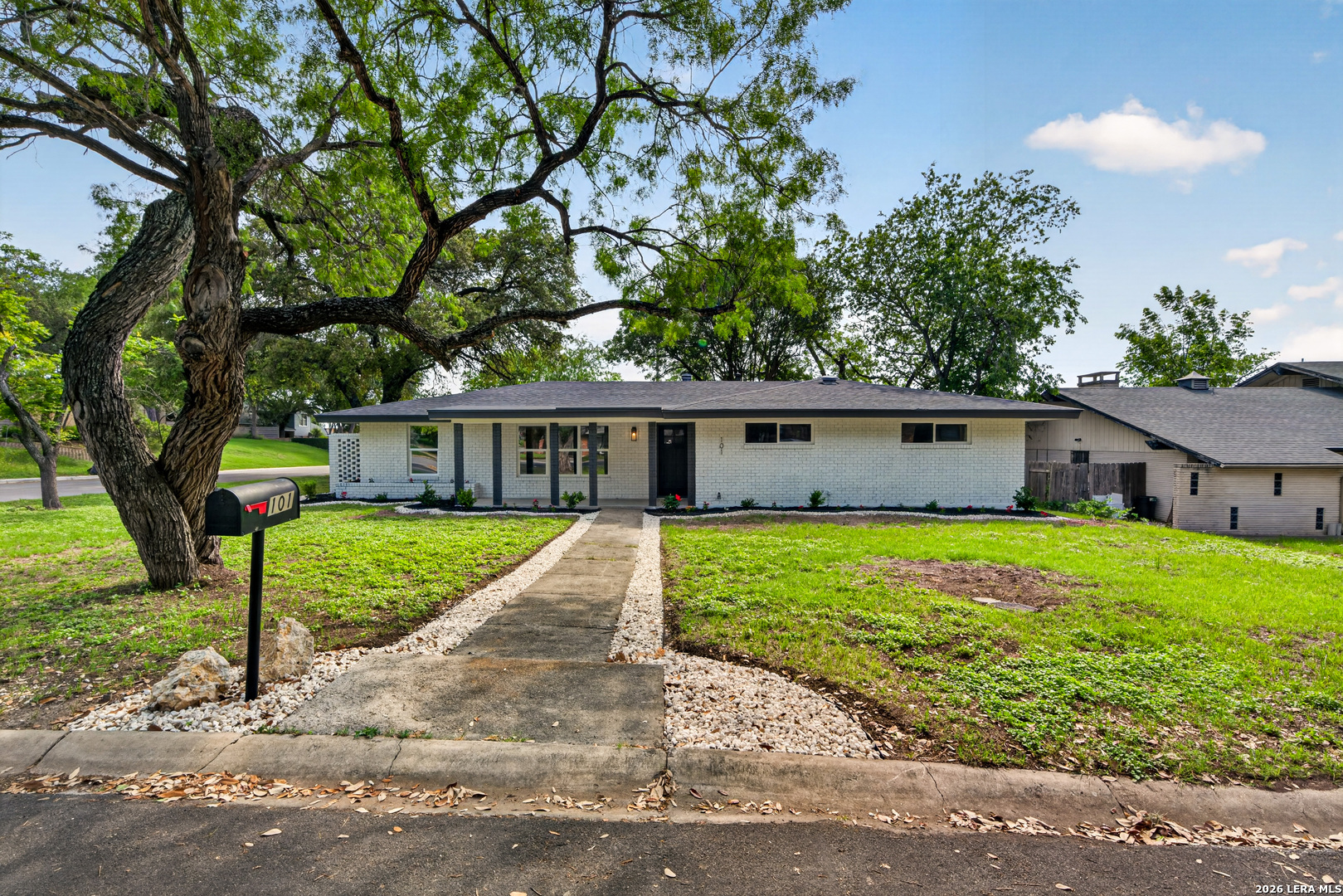101 Twinleaf Ln
