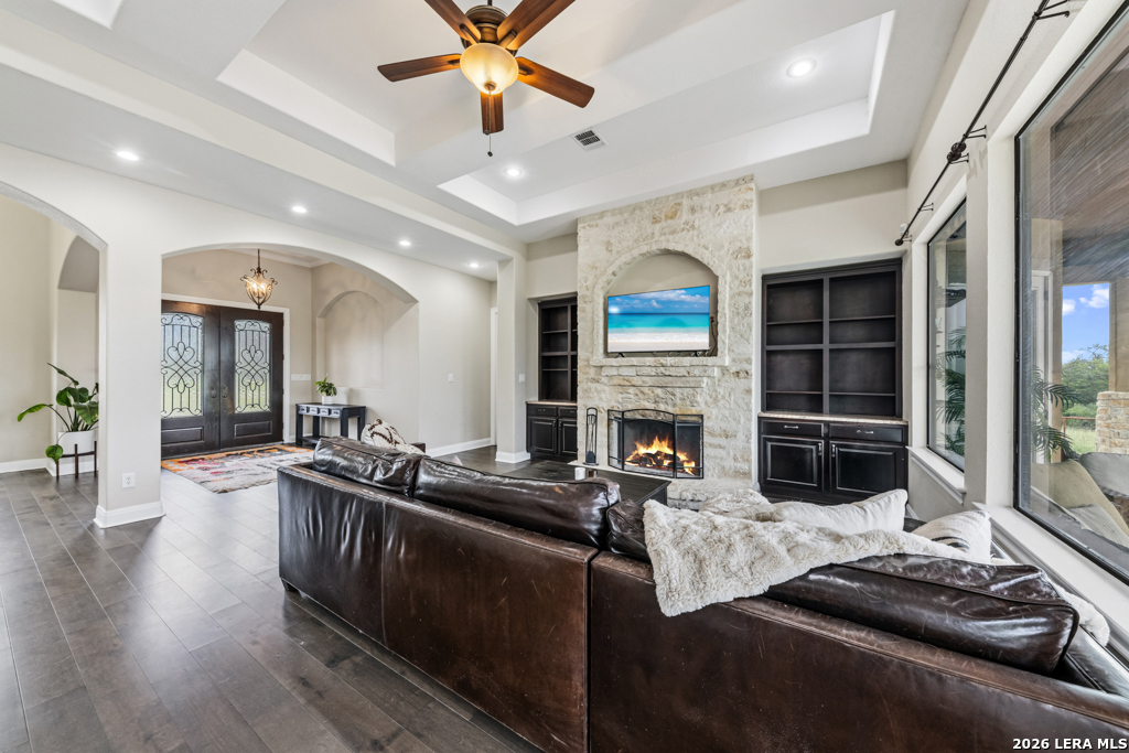 951 Private Road 3702