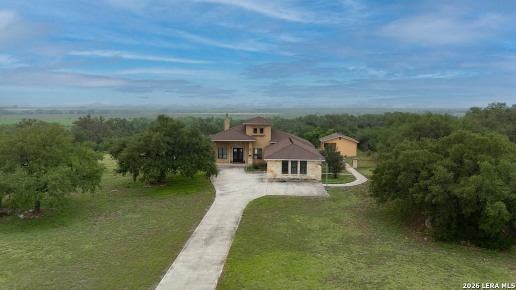 951 Private Road 3702