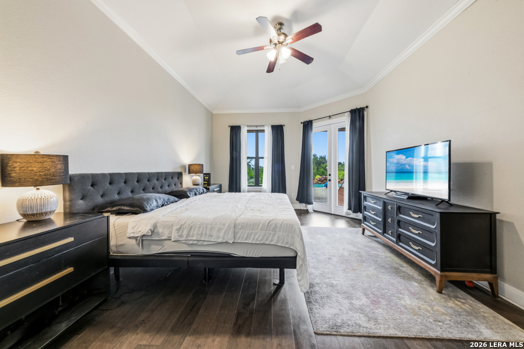951 Private Road 3702