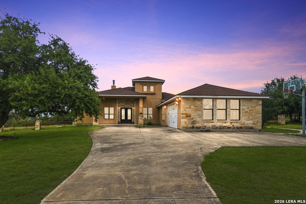 951 Private Road 3702