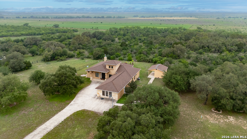 951 Private Road 3702