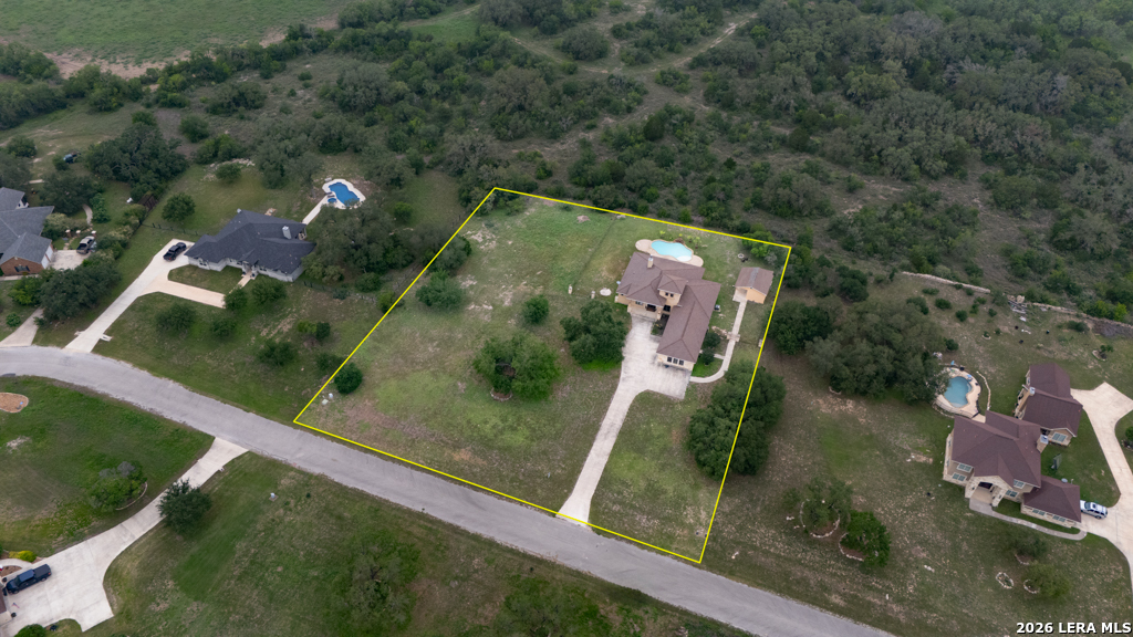 951 Private Road 3702