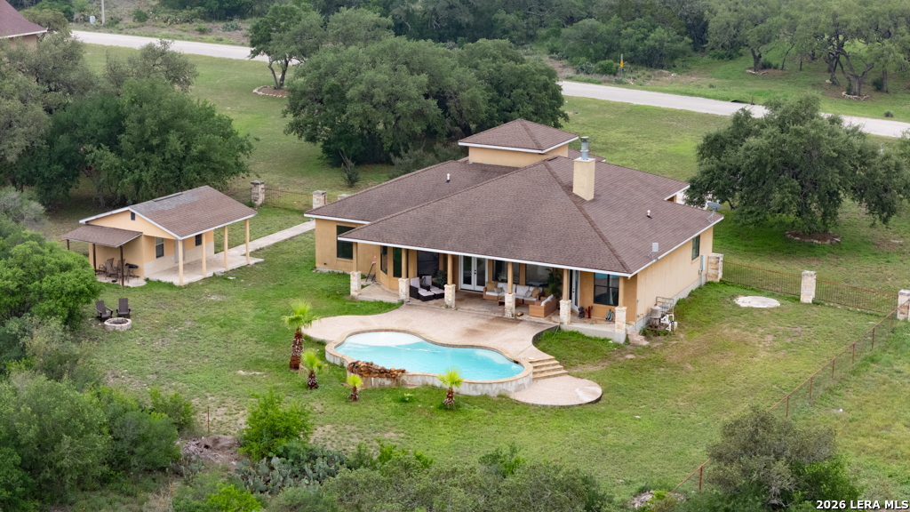 951 Private Road 3702