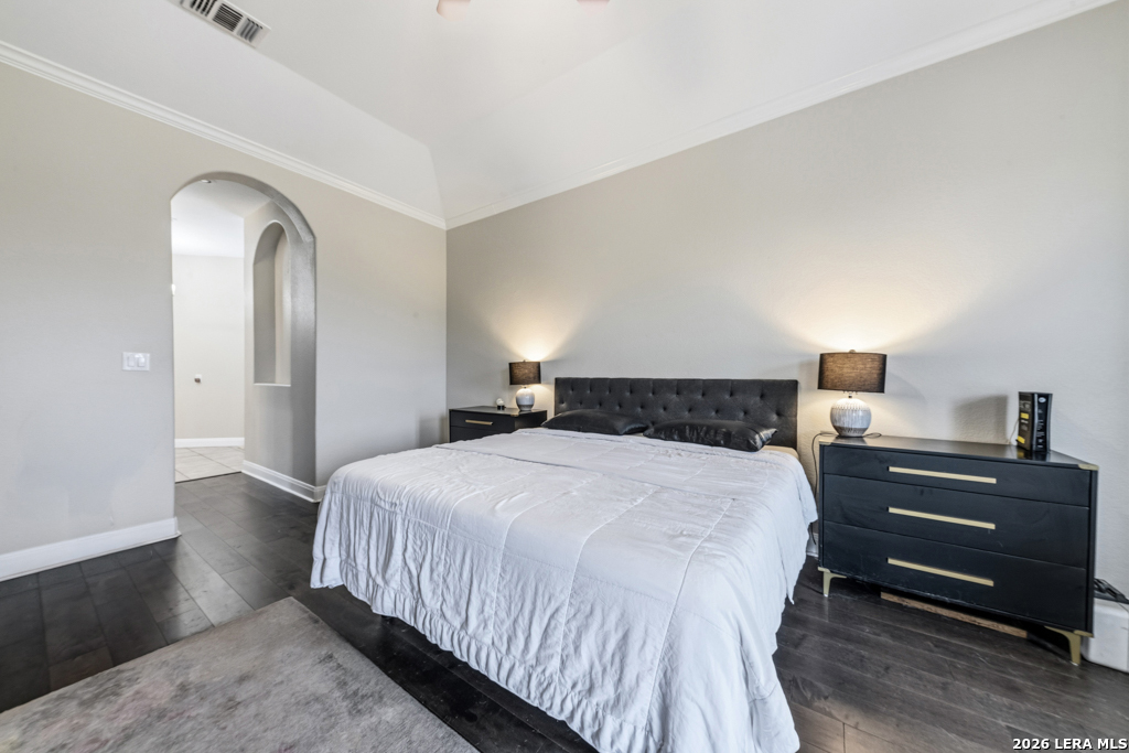 951 Private Road 3702